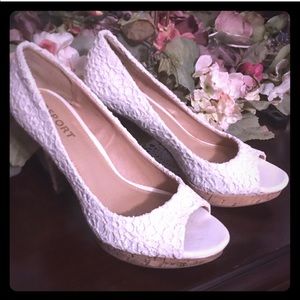 Report crocheted cream high platform heels 👠
